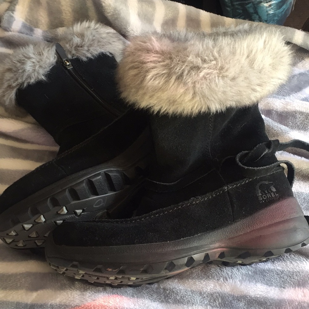 Sorel waterproof fur shoes size 7
